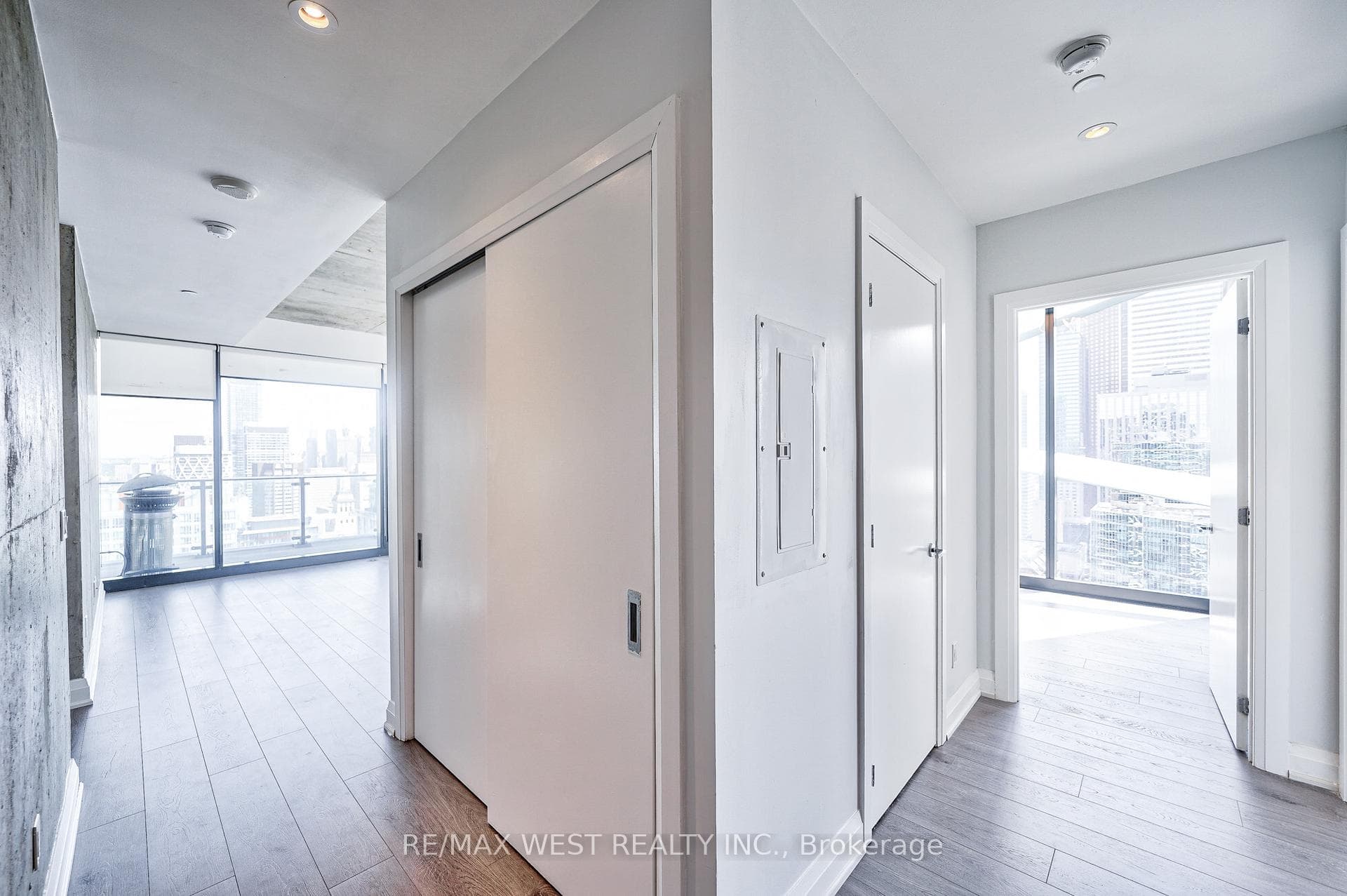 224 King Street Unit 3702 photo 10