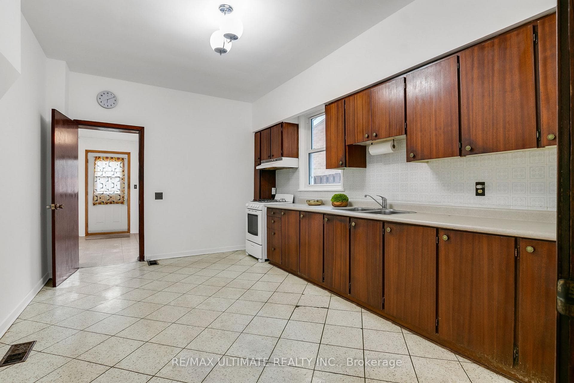 63 Gladstone Avenue photo 14
