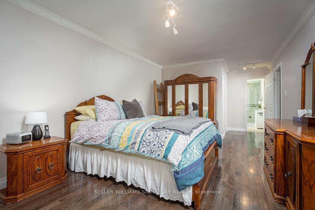 1531 Stancombe Crescent photo 26