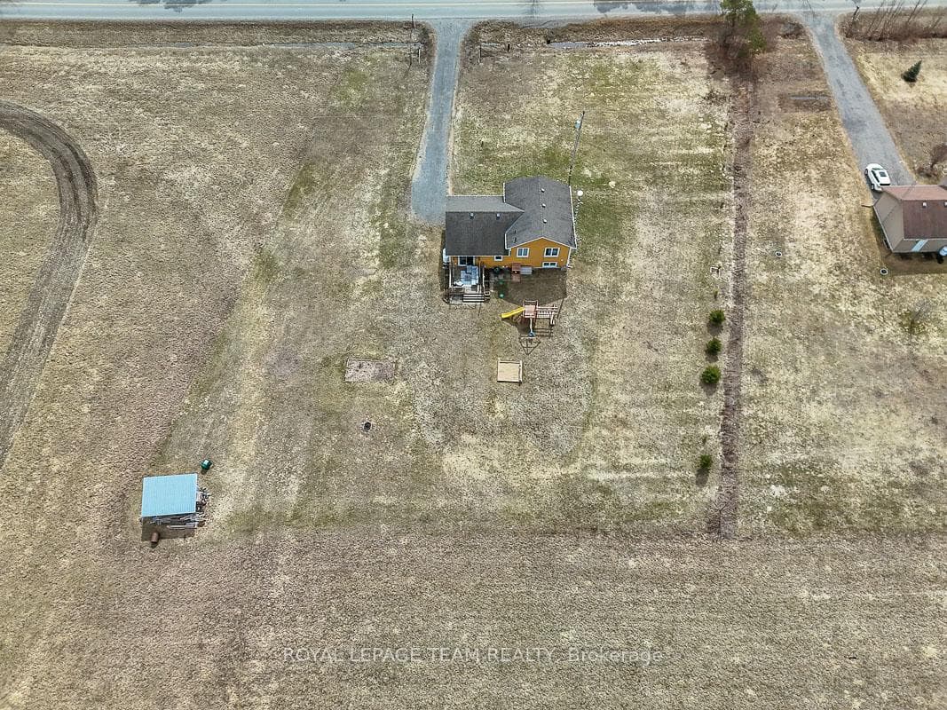 420 Hyndman Road photo 34