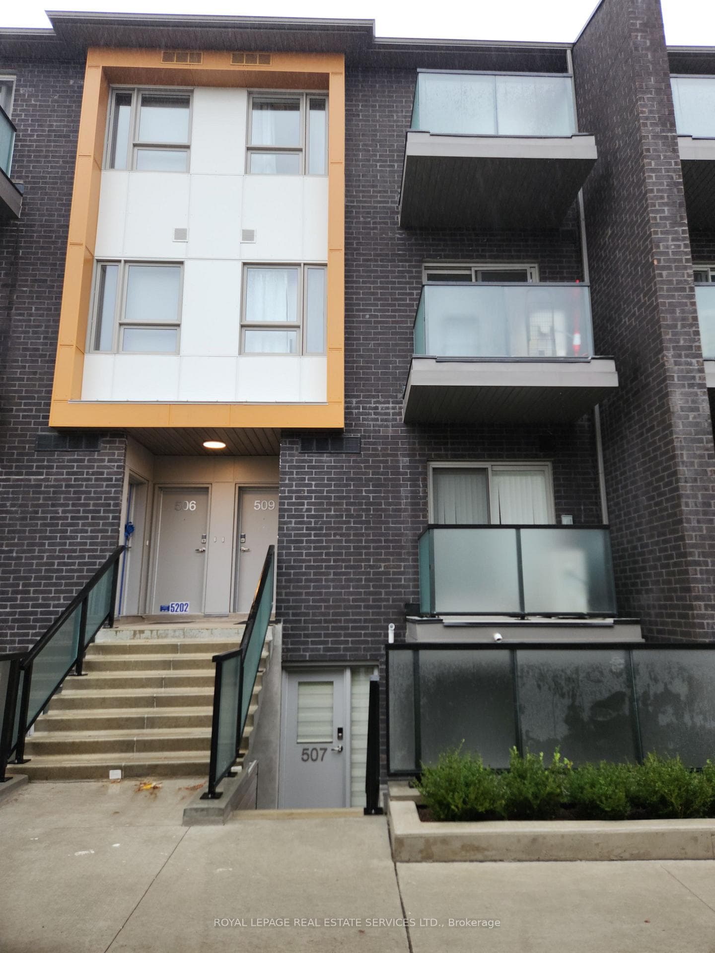 2791 Eglinton Avenue Unit 507 photo 1