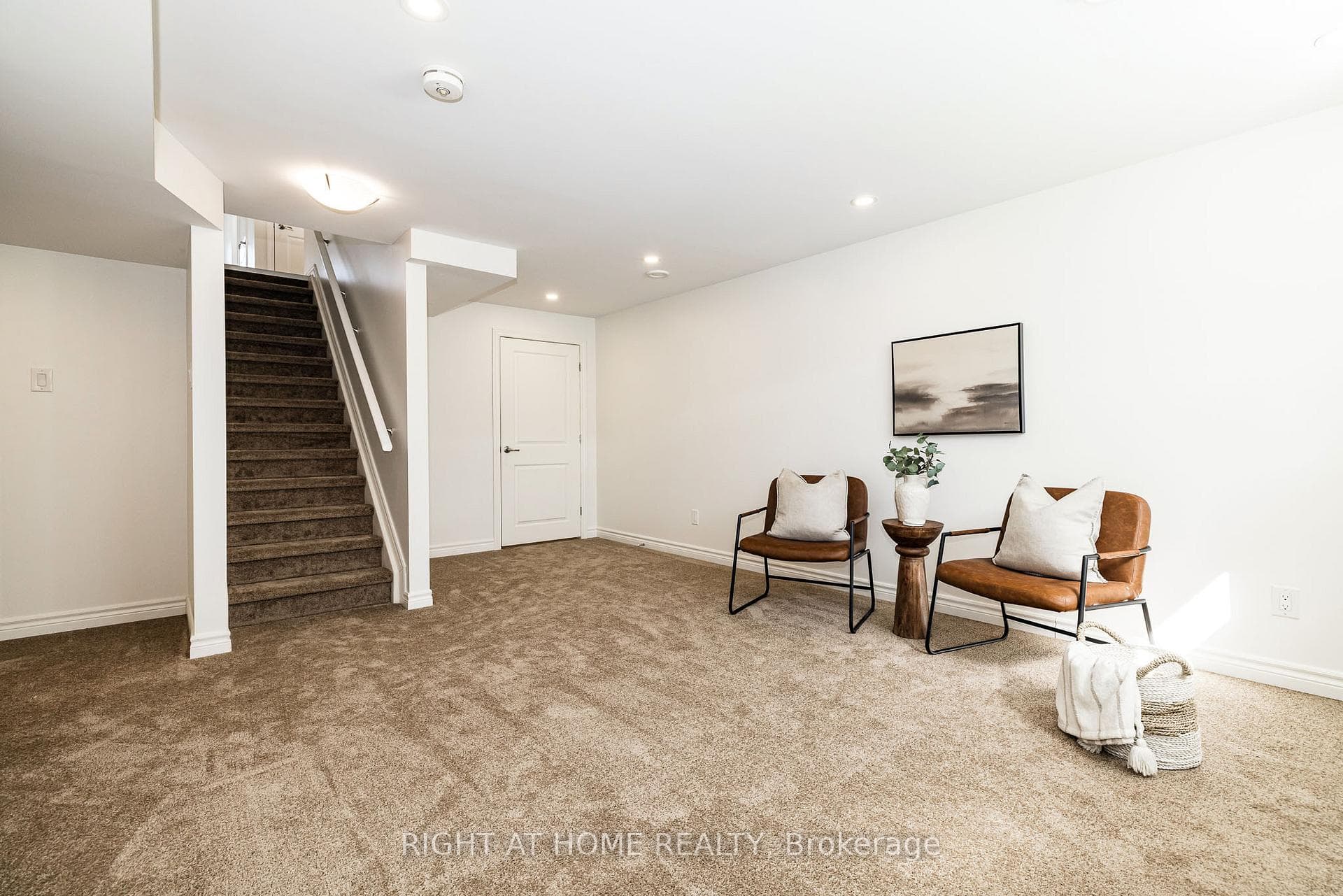 927 Leishman Drive photo 32