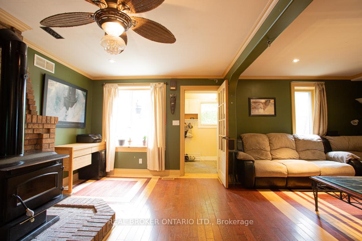 10 Riverside Drive photo 8
