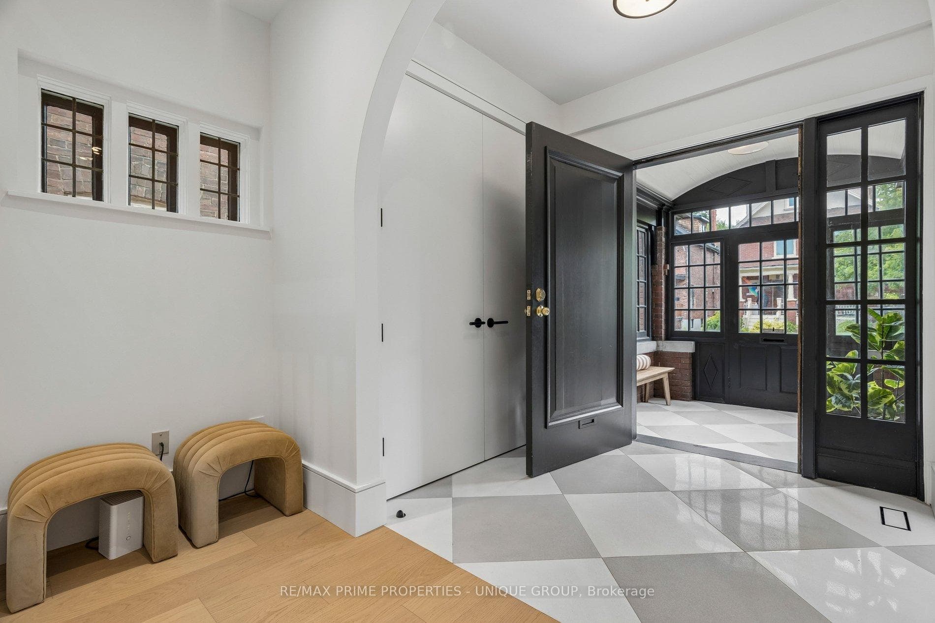205 Geoffrey Street photo 5
