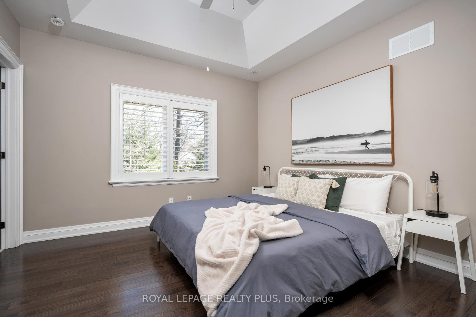 1394 Victor Avenue photo 26