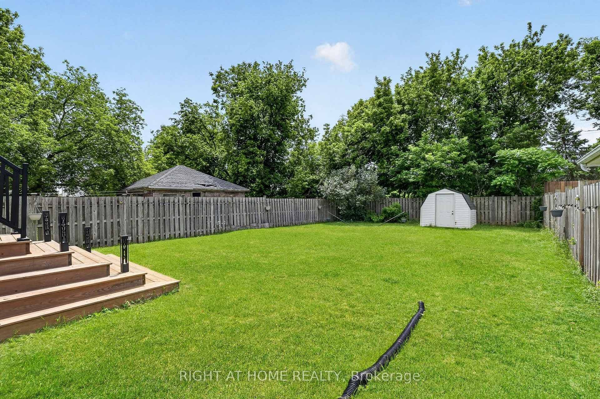 5524 Fraser Street photo 45