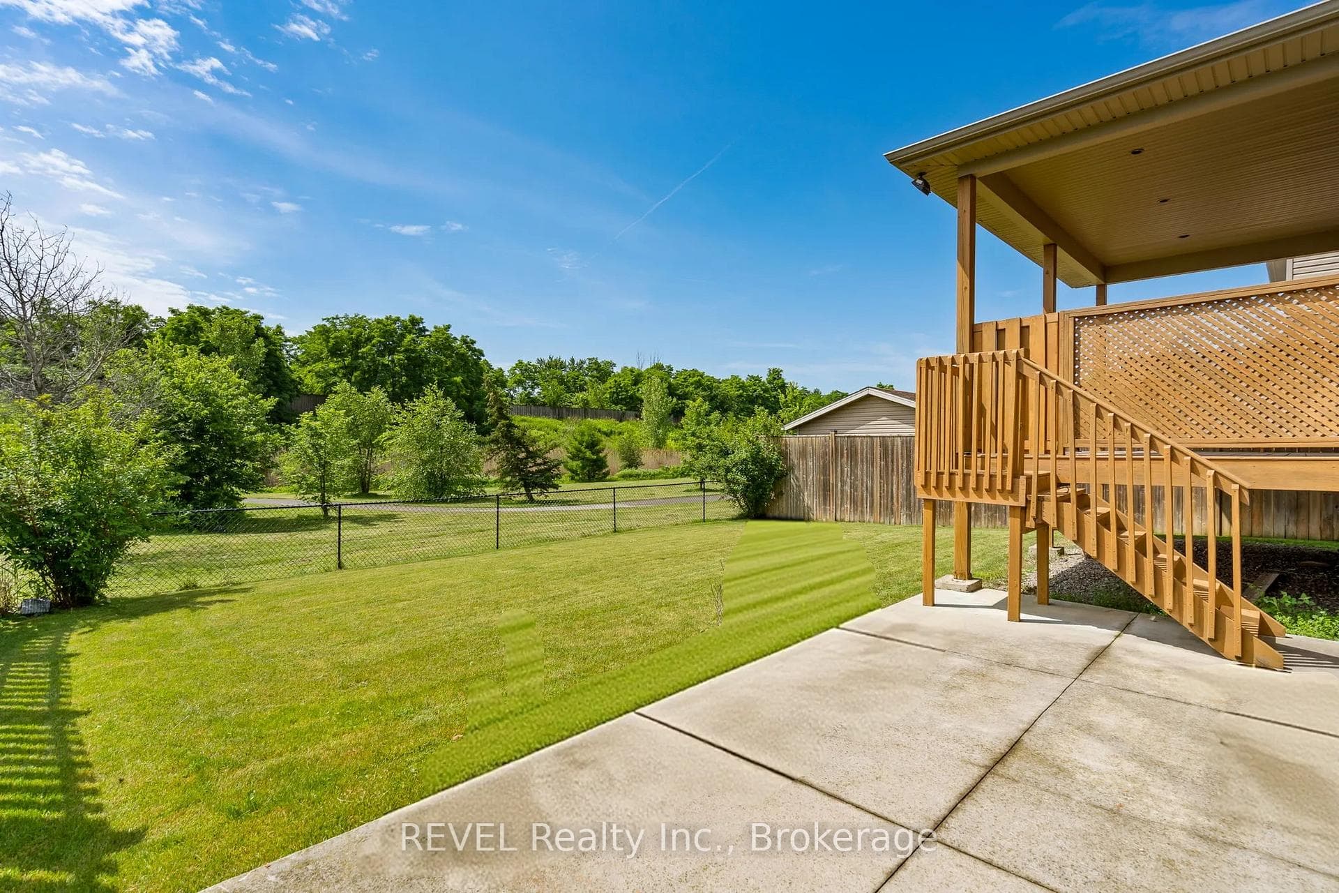9208 Hendershot Boulevard photo 40