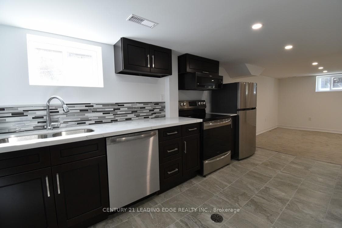 62 Westview Boulevard photo 20