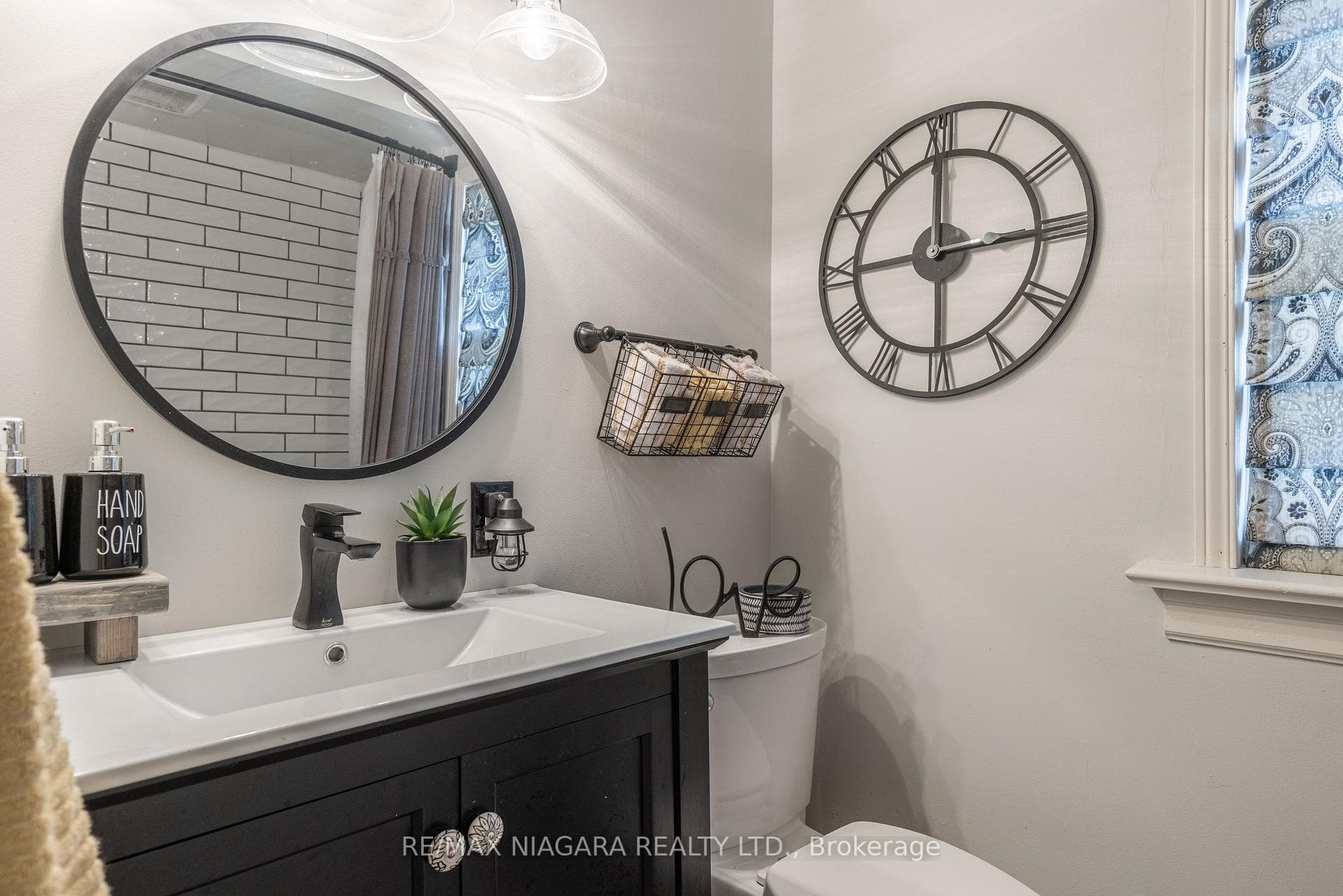 8171 Lamont Avenue photo 16