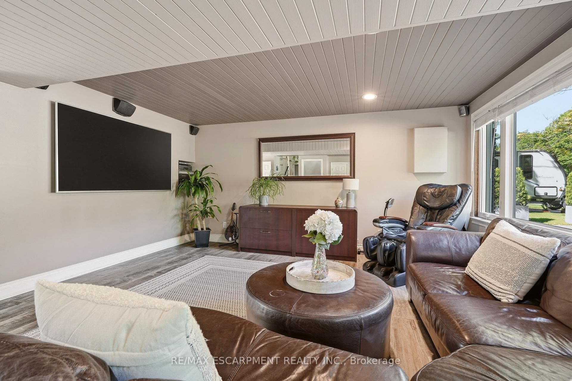 600 Deborah Crescent photo 18