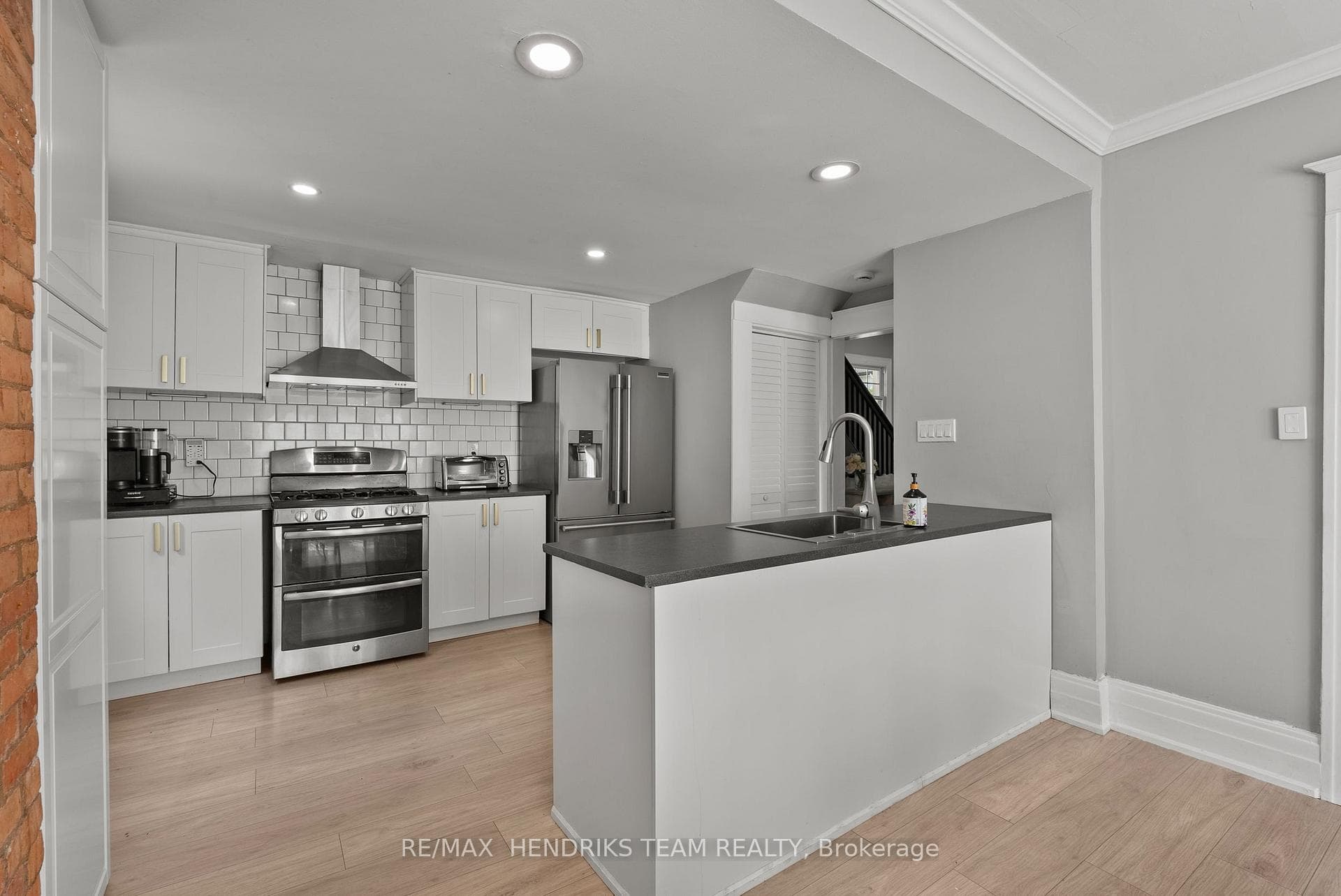 69 Chaplin Avenue photo 15
