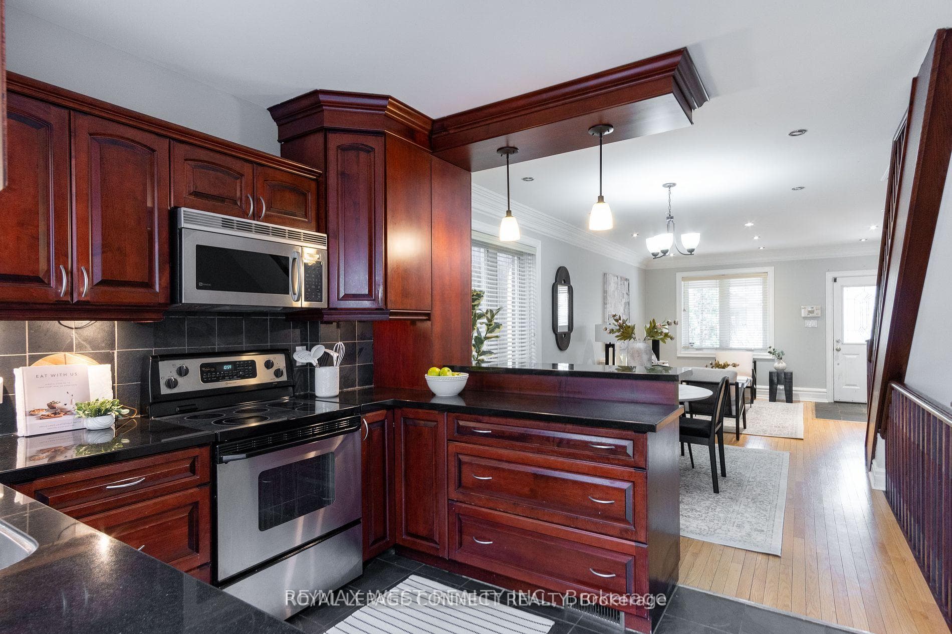 638 Willard Avenue photo 15