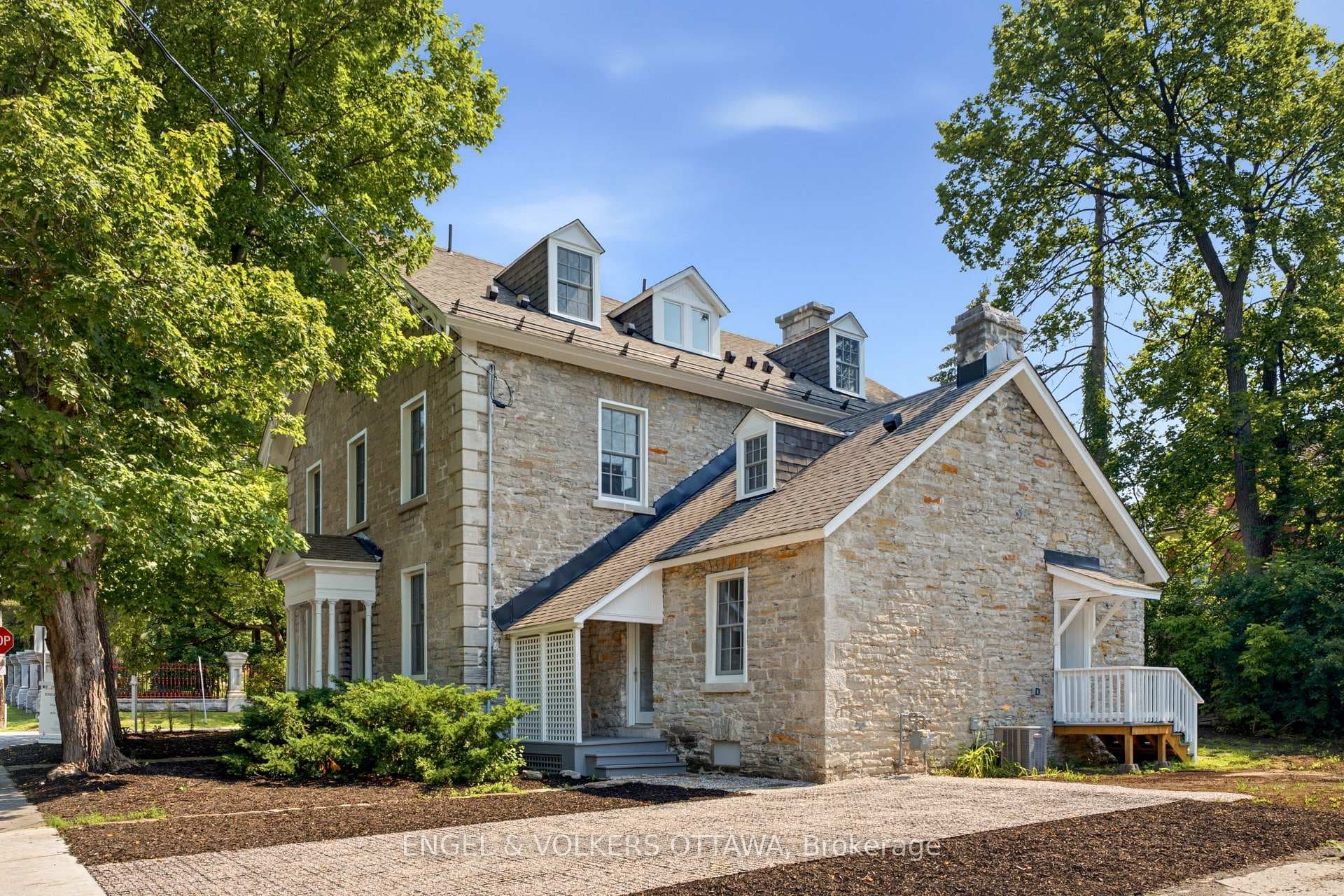 71 Thomas Street photo 46