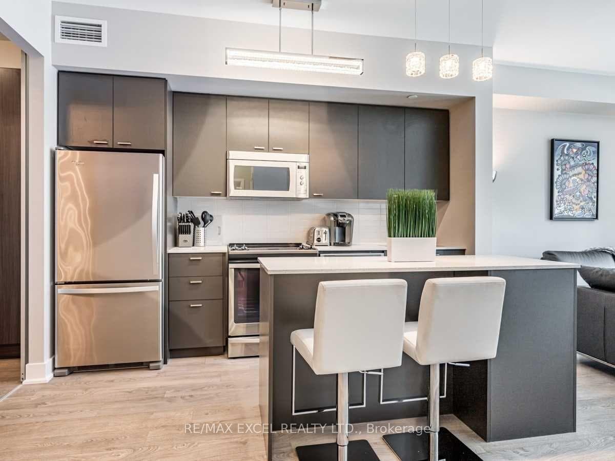30 Roehampton Avenue Unit 619 photo 13