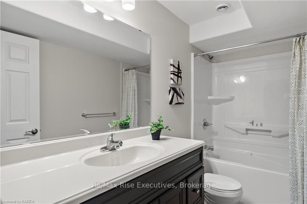 1216 CARFA Crescent photo 38