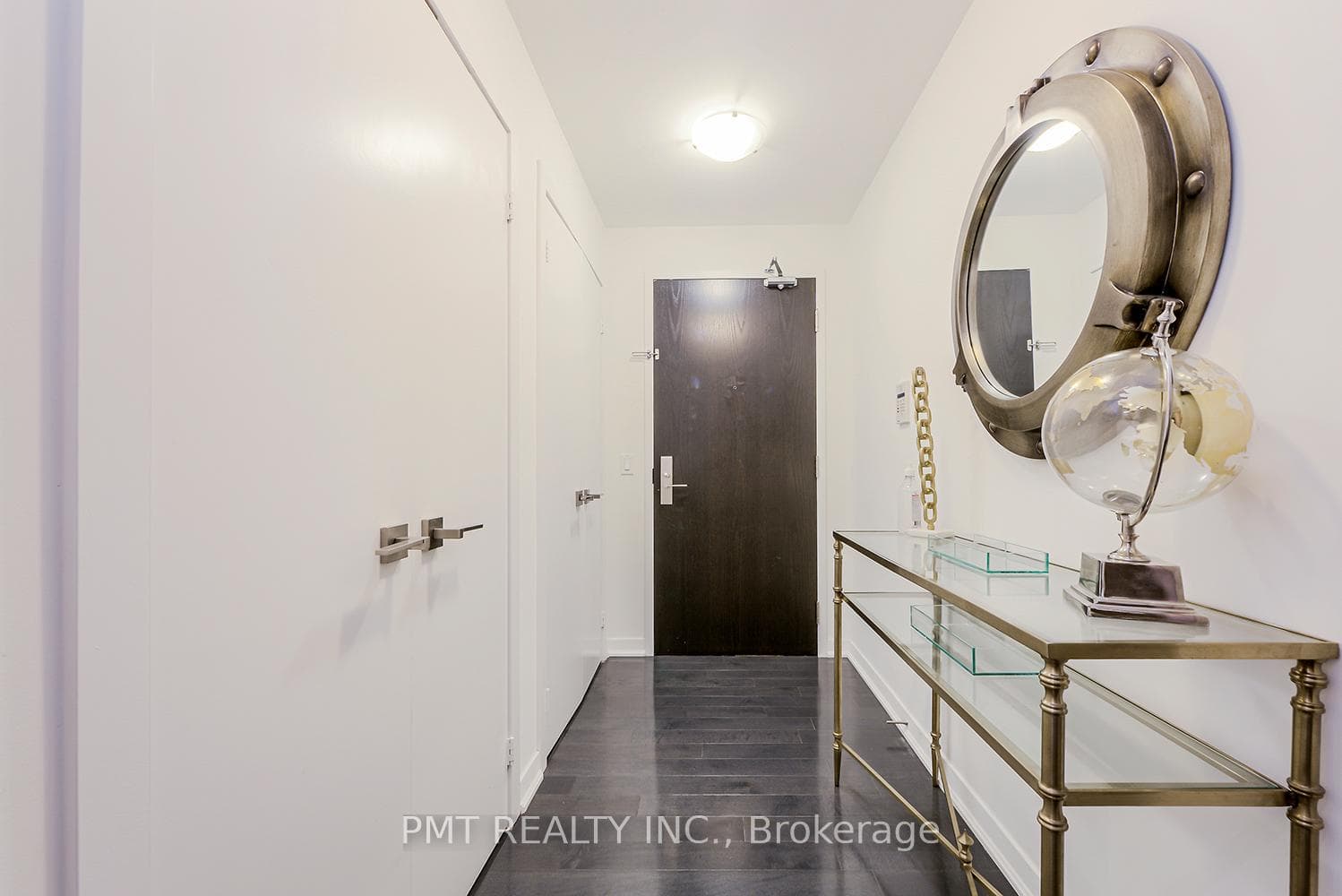770 Bay Street Unit 606 photo 18