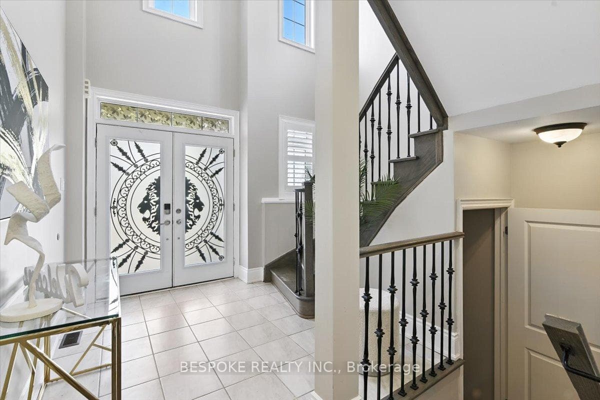125 Lyle Drive photo 4
