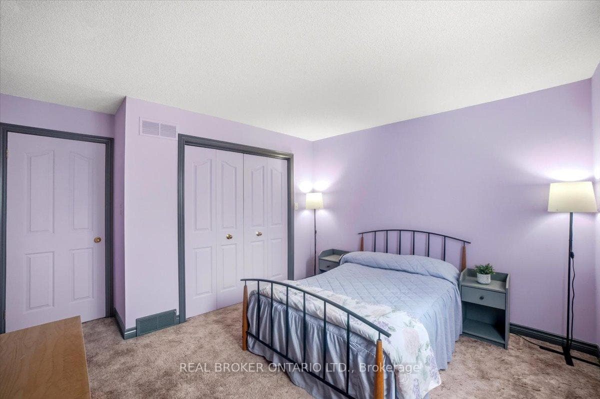 106 Spruceside Crescent photo 29