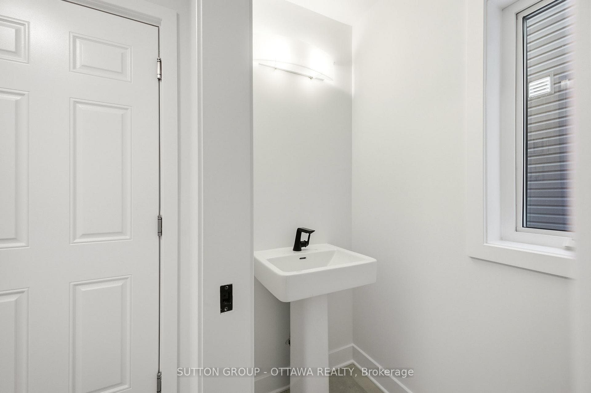 138 Shuttleworth Drive photo 15