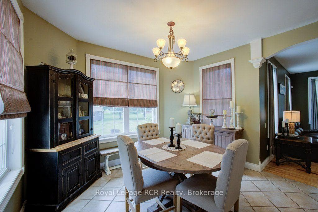 2020 John Street photo 17