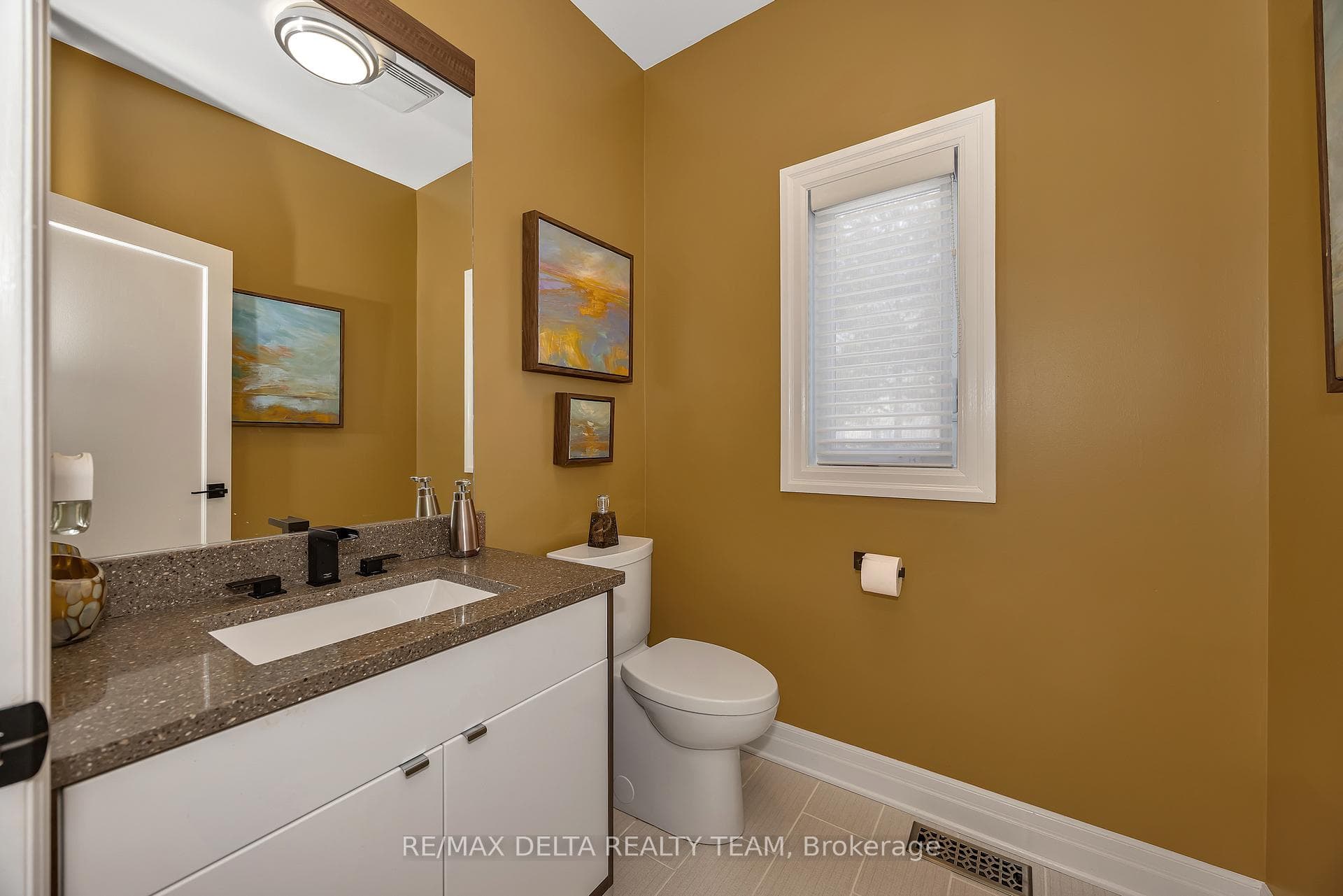 548 Emerald Street photo 14