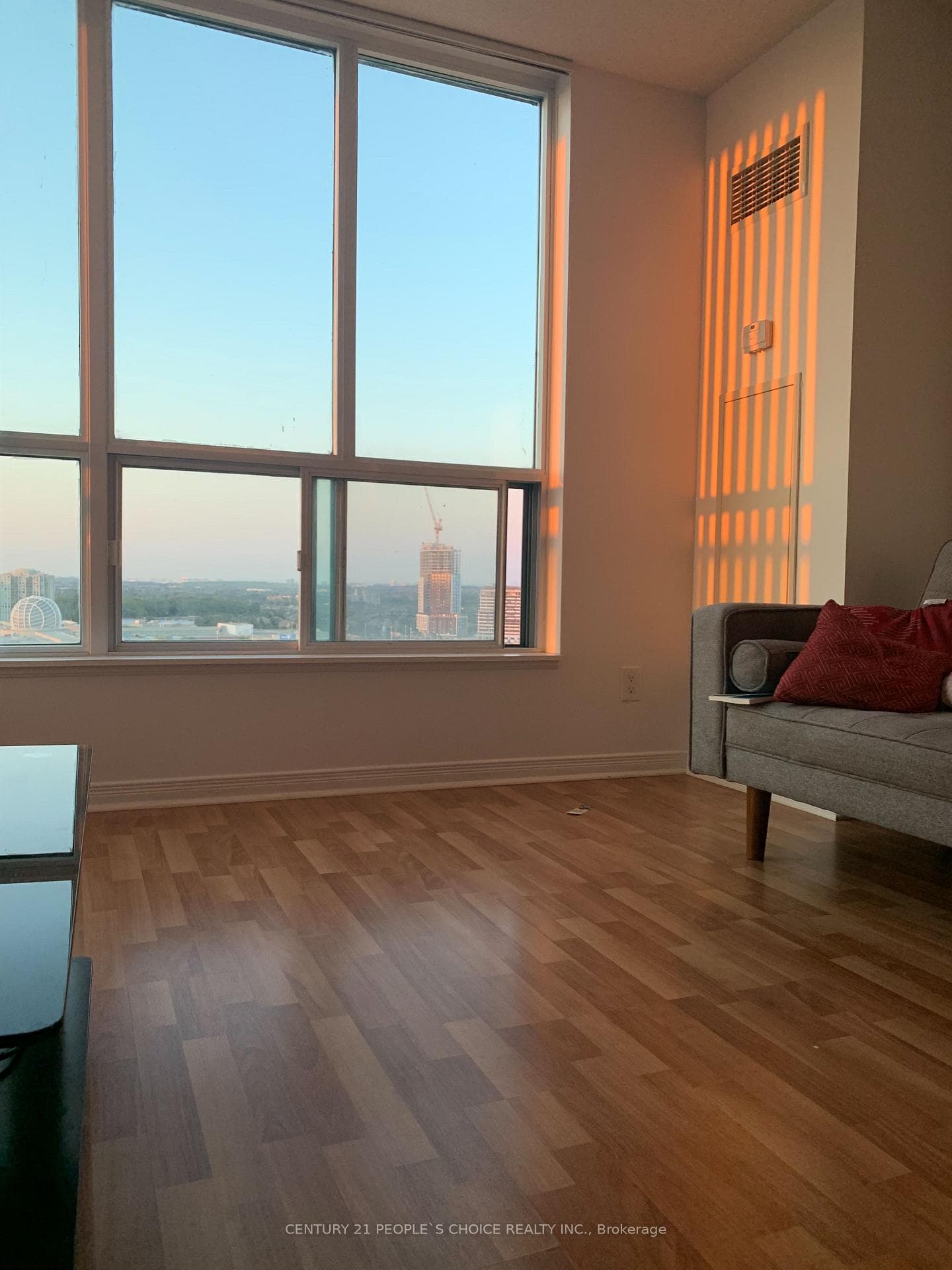 4850 Glen Erin Drive Unit 1903 photo 3
