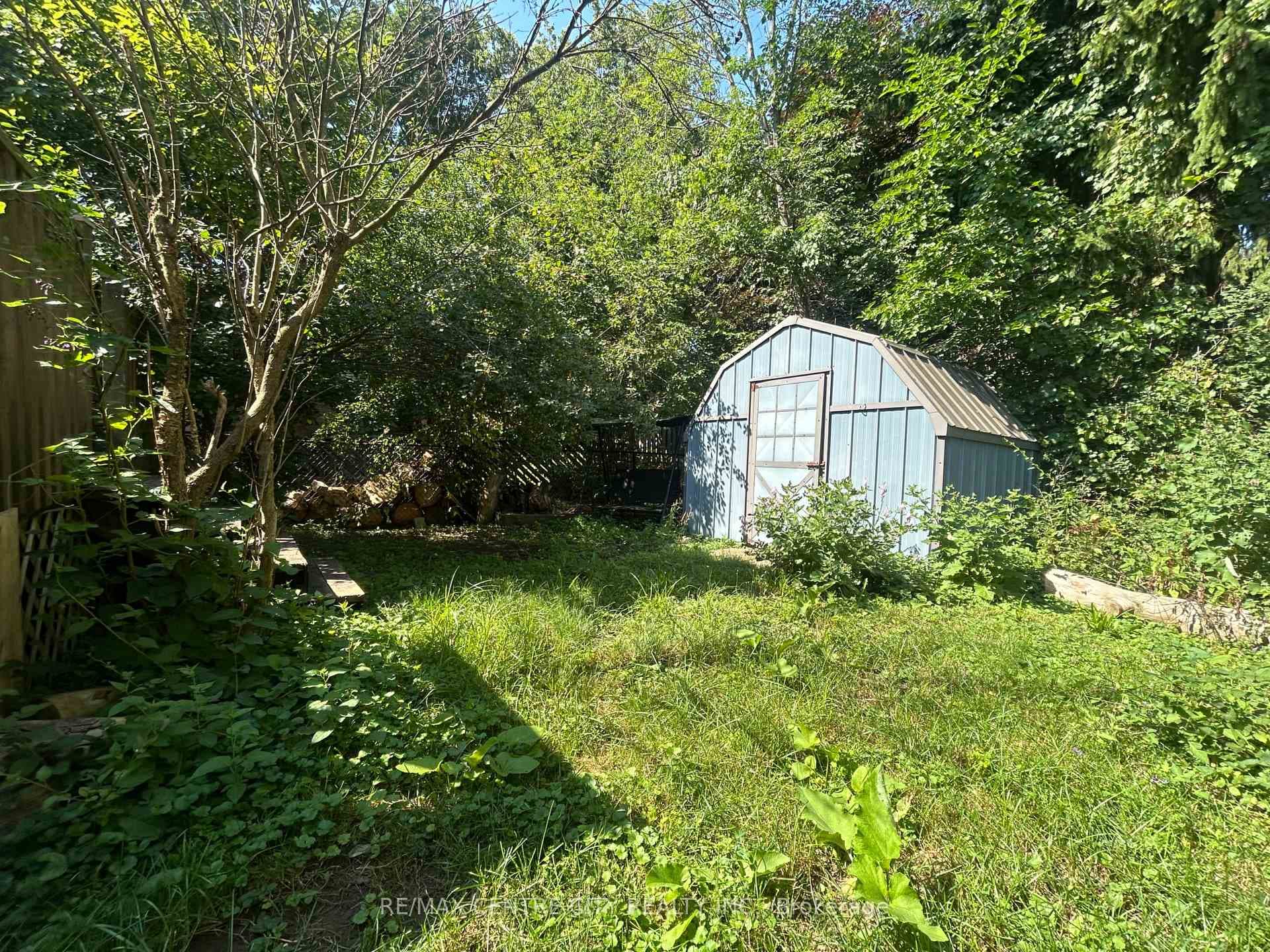 67 Walmer Gardens photo 38