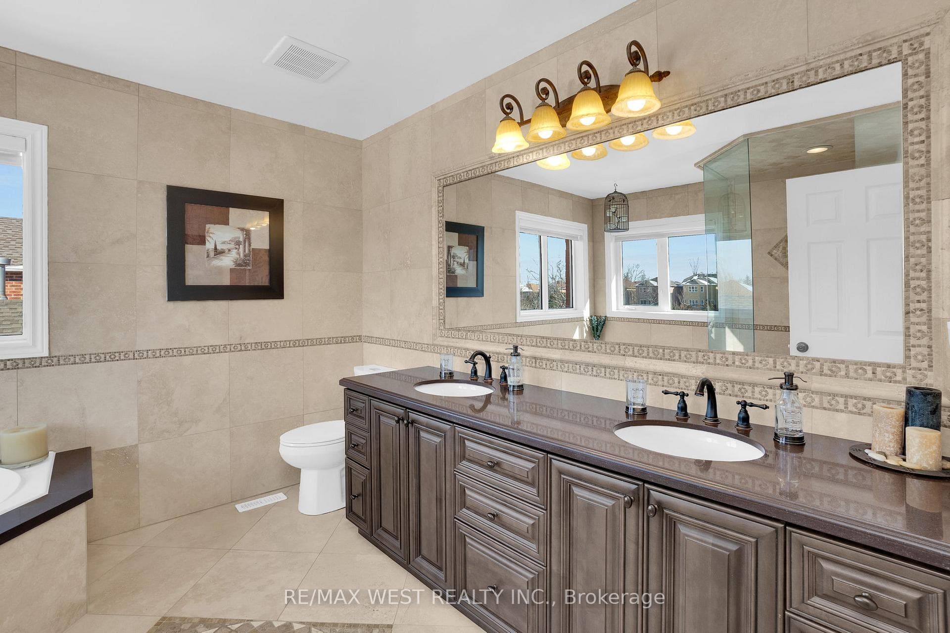 95 castelli Court photo 27