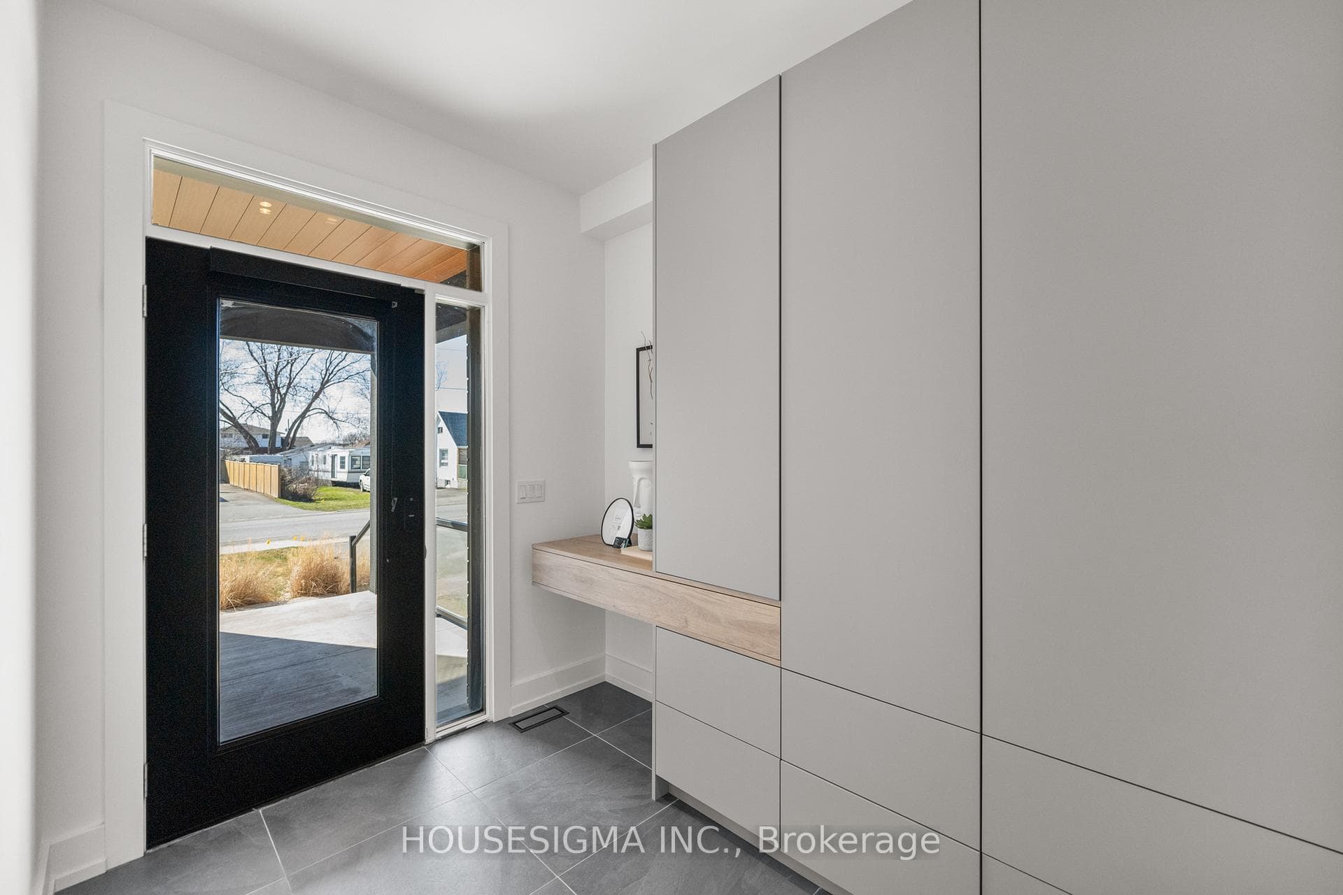 4636 Lee Avenue photo 4