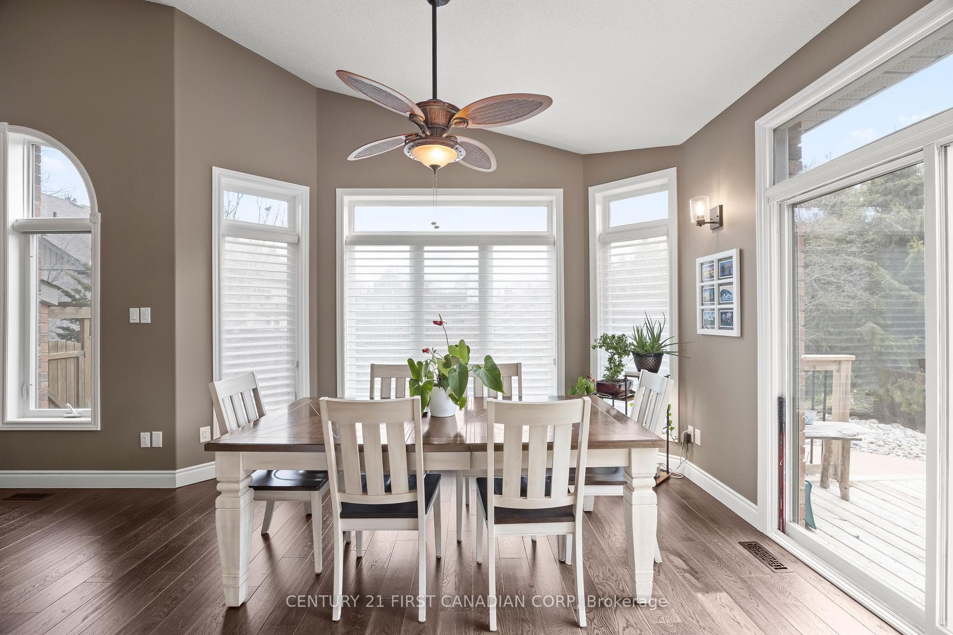 10159 Meadowlily Crescent photo 25