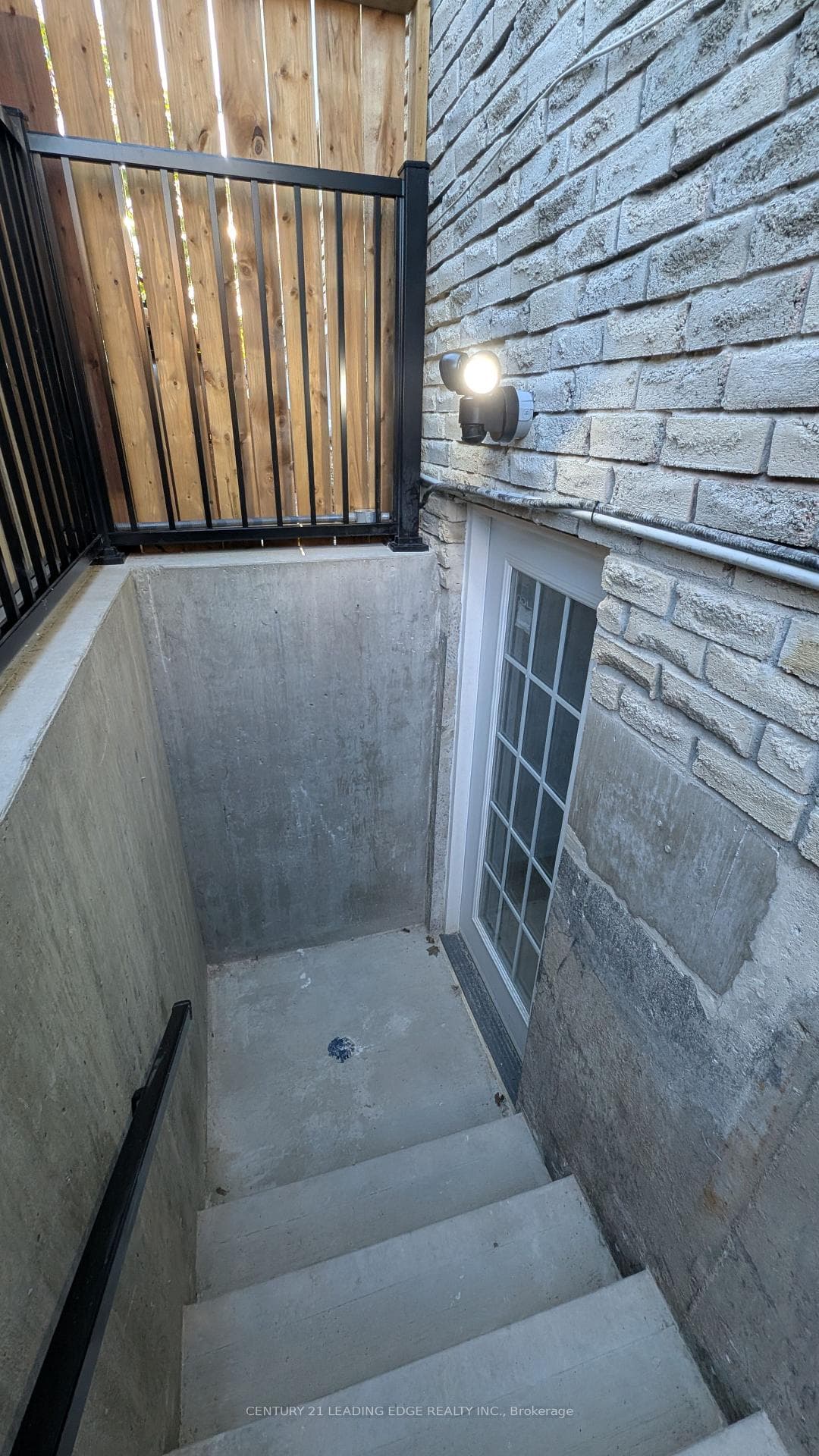1246 Canborough Crescent Unit Basement photo 5