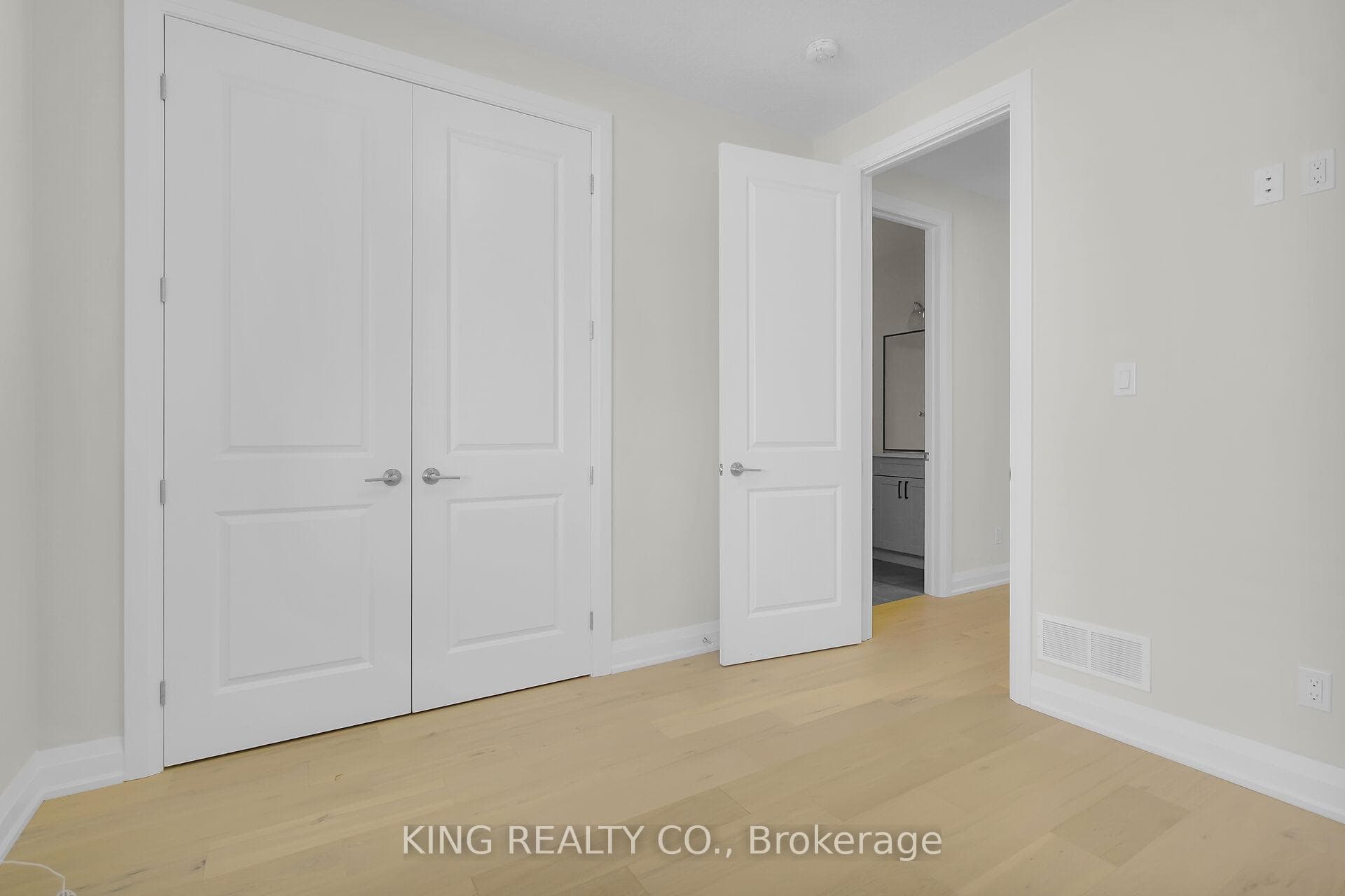 383 Daventry Way Unit 21 photo 34