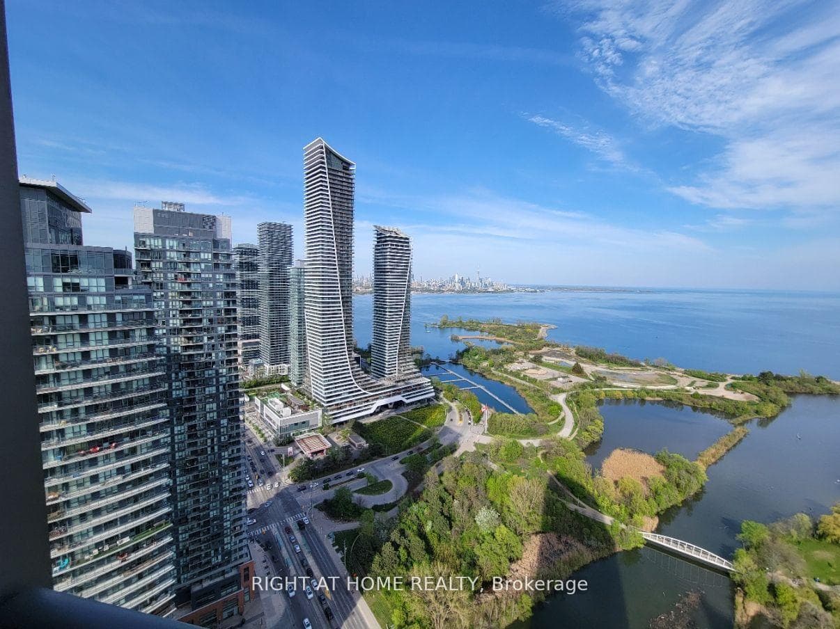 2230 Lake Shore Boulevard Unit 4304 photo 2