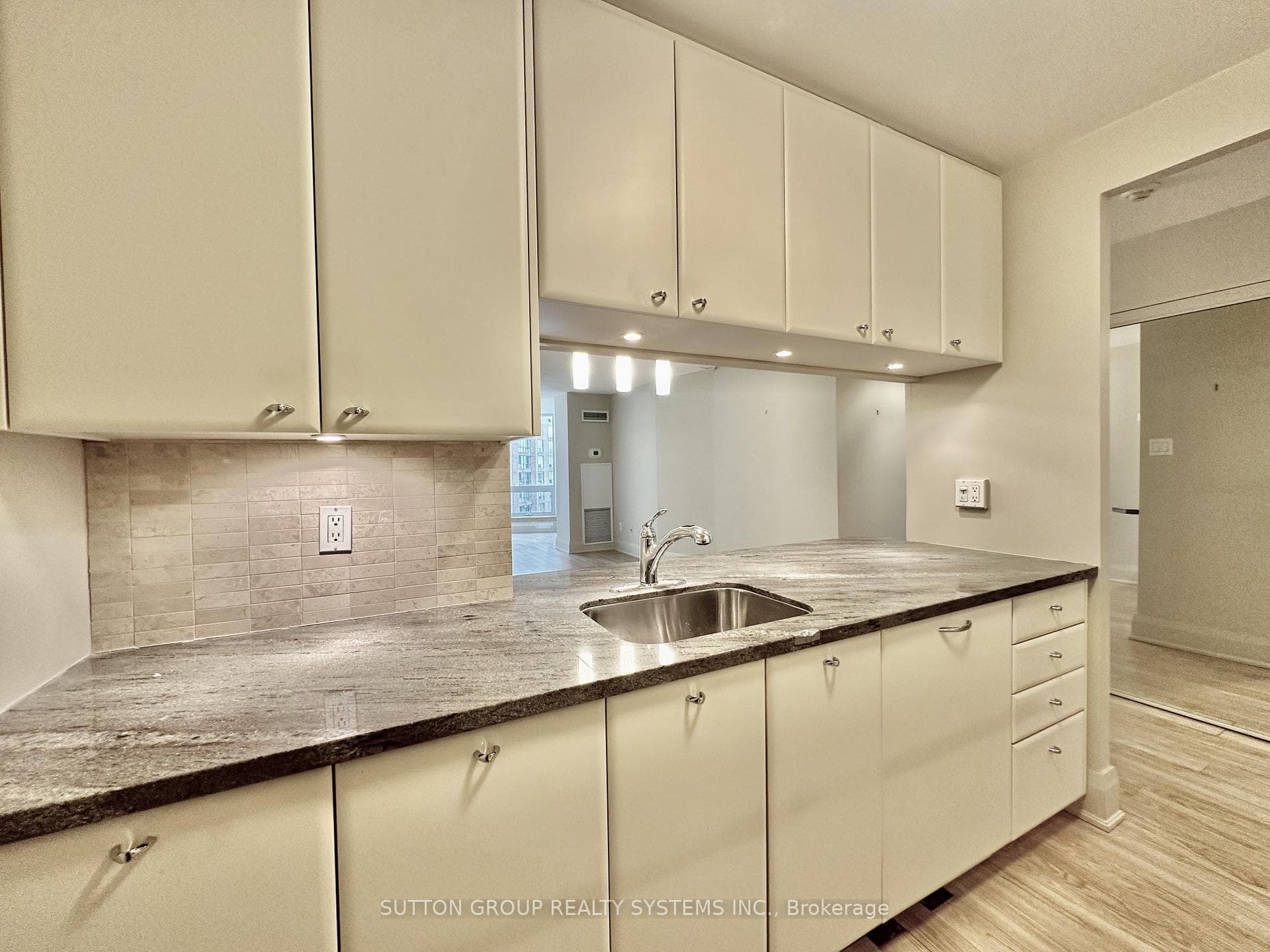 1055 Bay Street Unit 1908 photo 14
