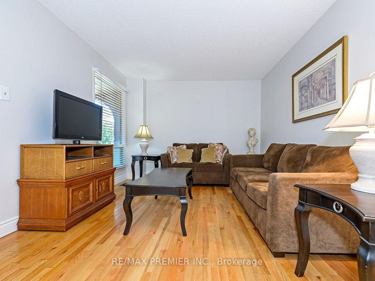 33 Laurel Valley Court photo 7