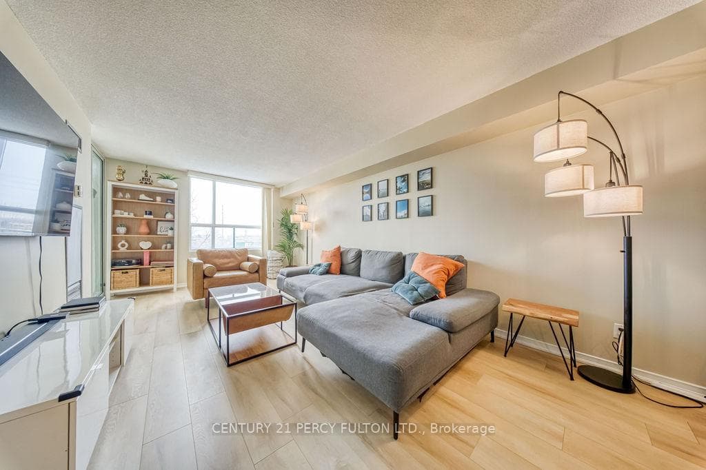 1655 Pickering Parkway Unit 311 photo 14
