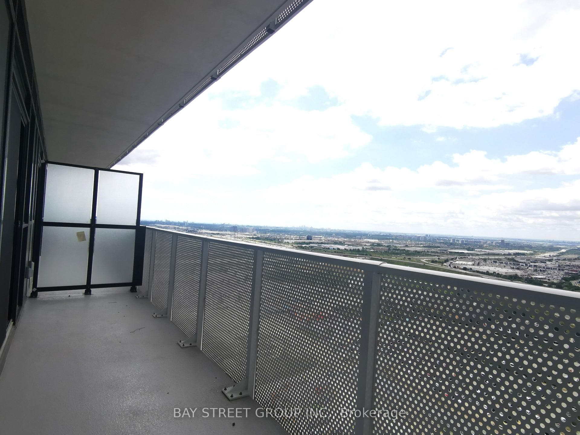 28 Interchange Way Unit 3616 photo 6