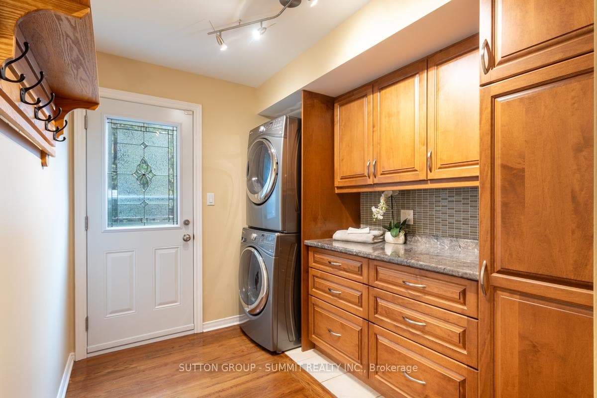 3290 Douglas Street photo 18