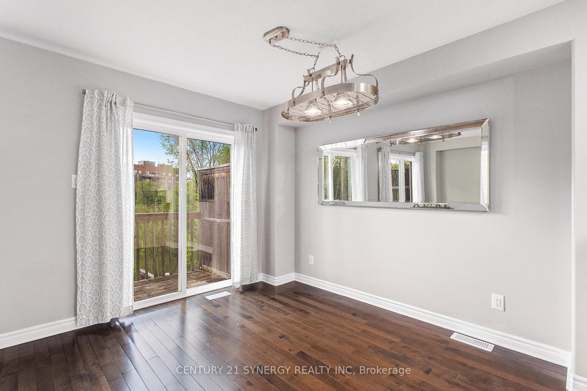 166 Parkrose Private photo 10