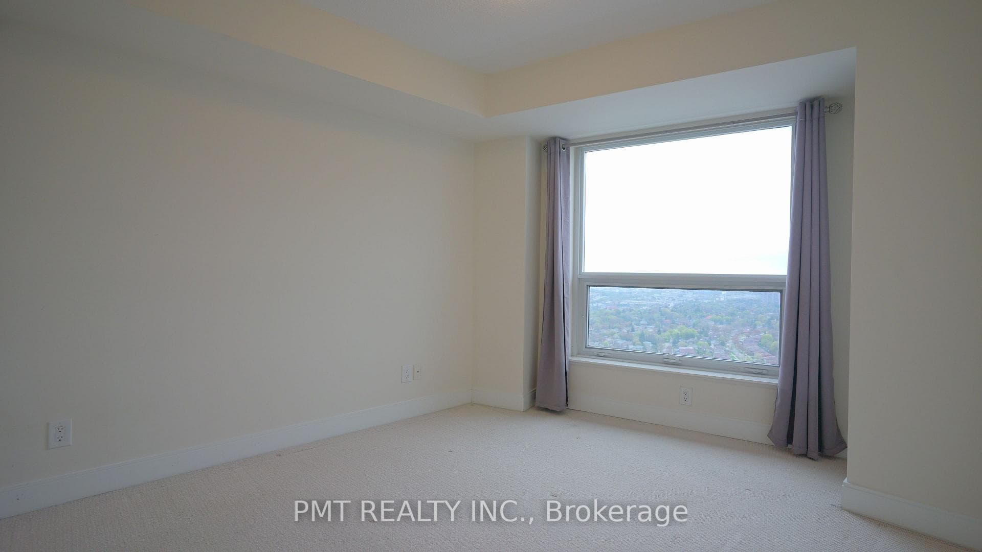 135 Village Green Square Unit 3925 photo 12