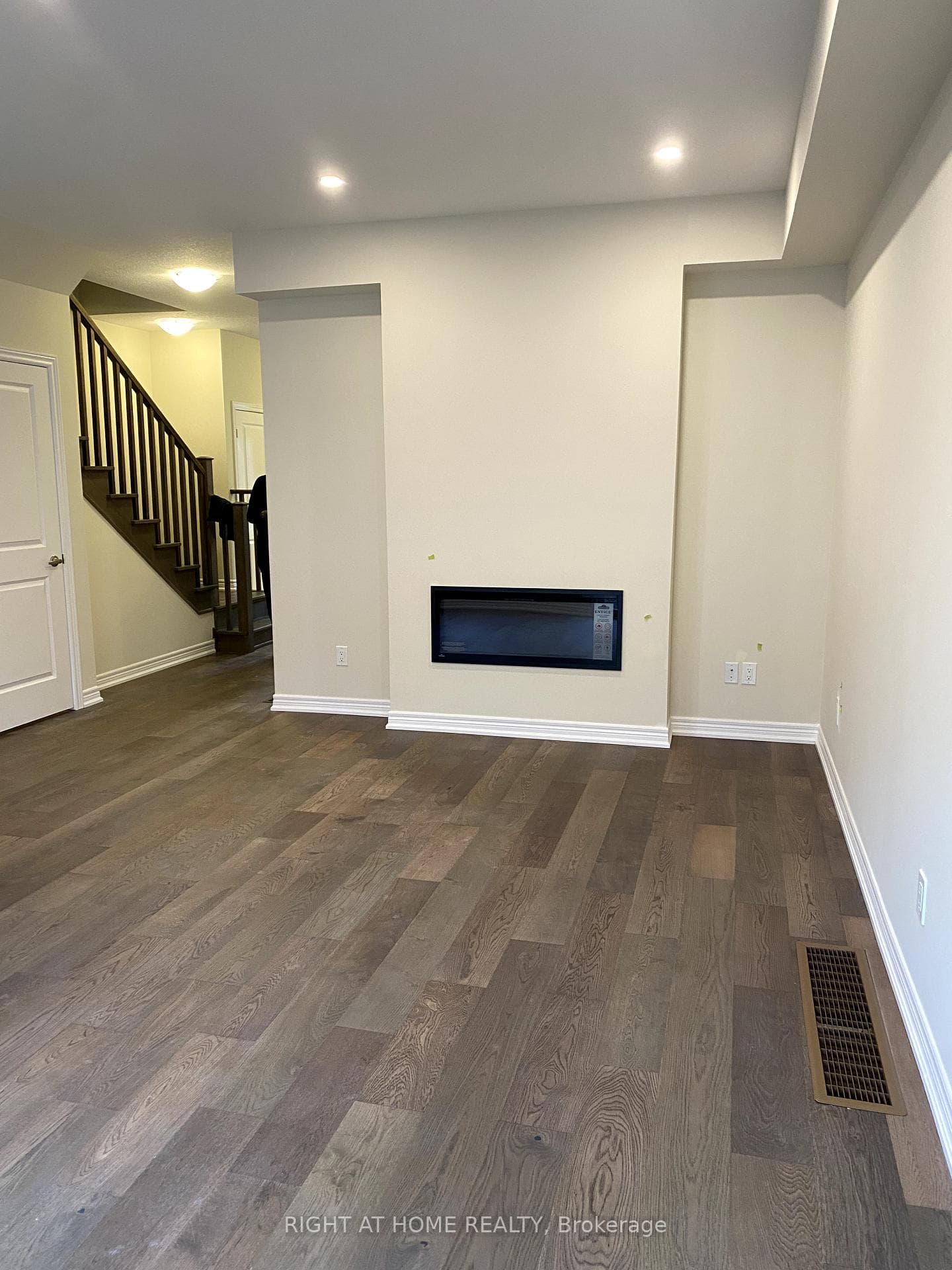 415 East 16th Street photo 6