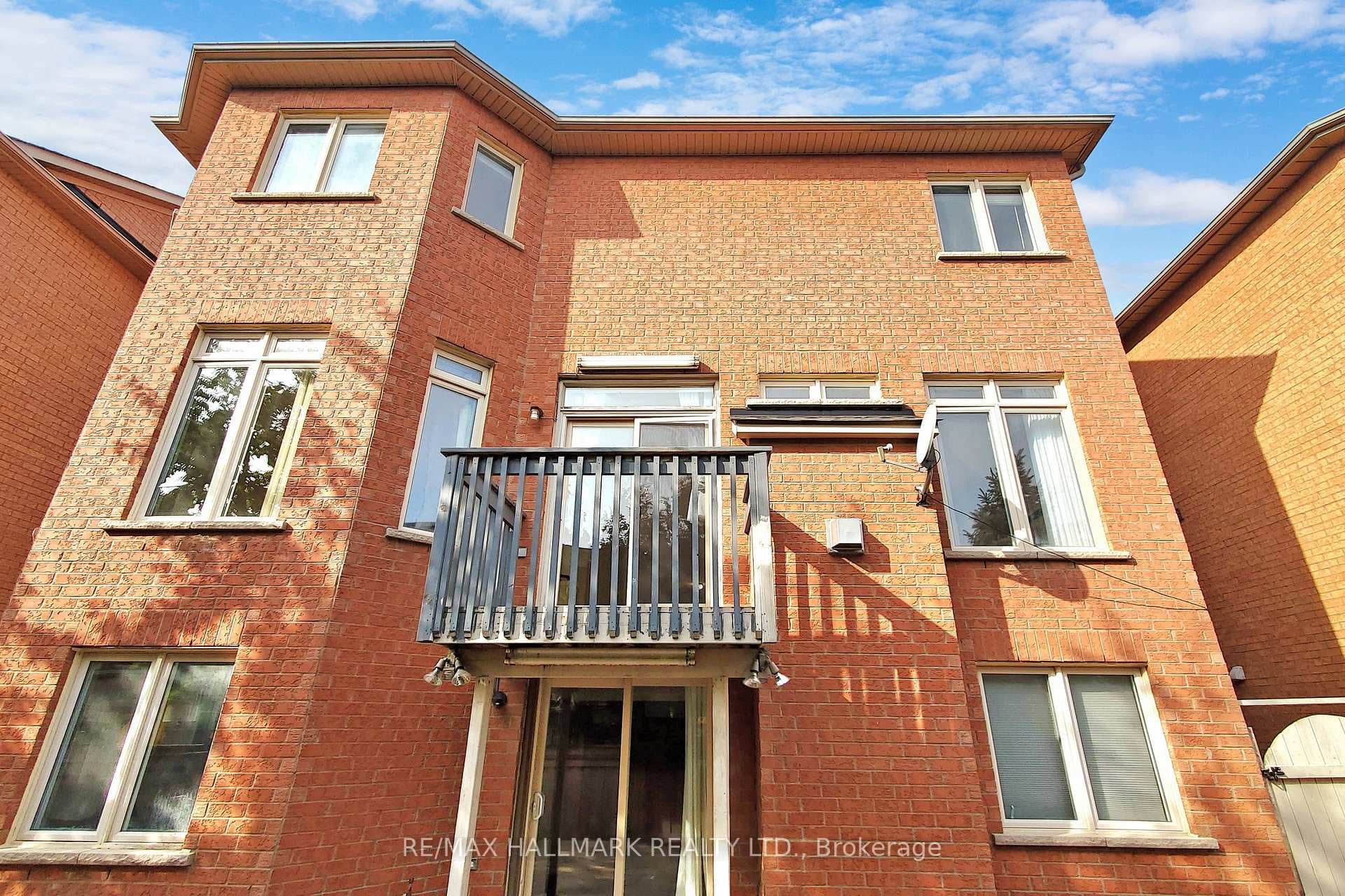 93 Bathurst Glen Drive photo 36