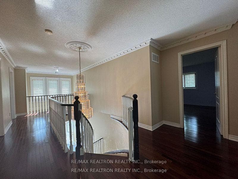 21 Goldring Crescent photo 10