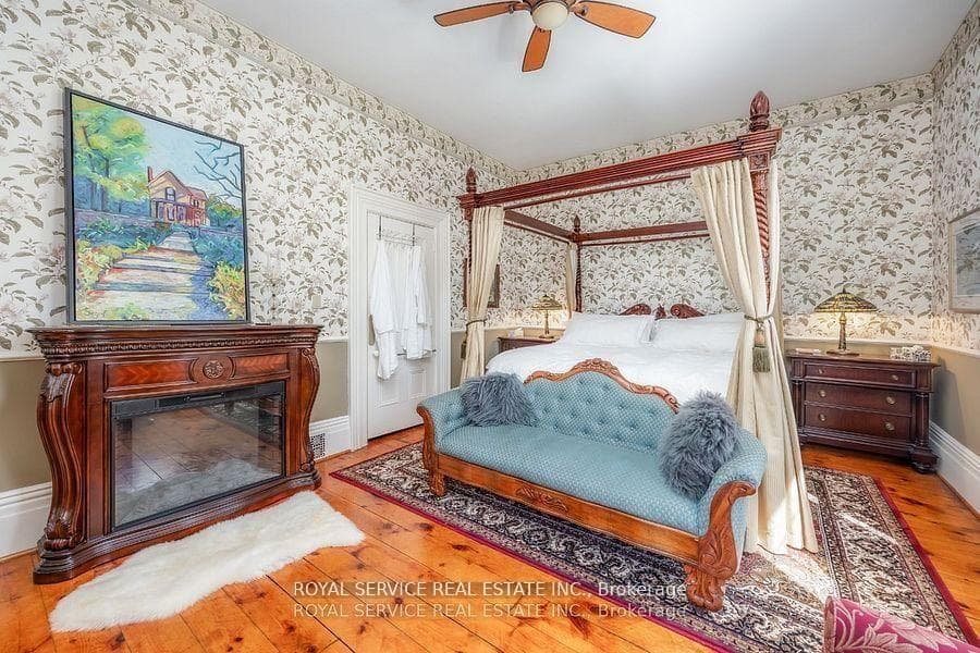 60 King Street photo 10