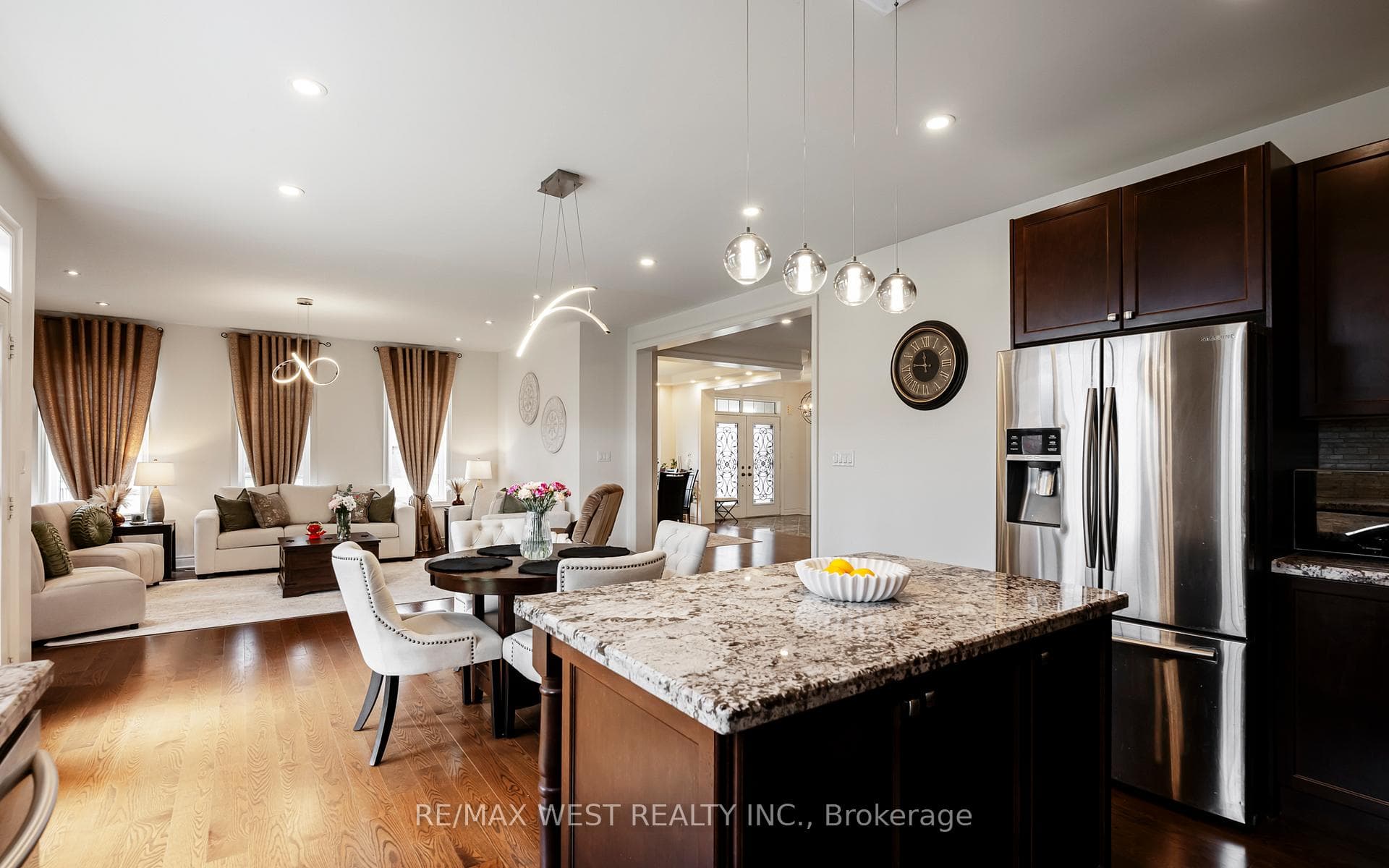 10 Stonegate Avenue photo 3