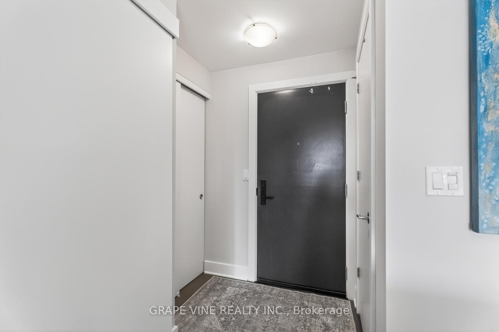 255 BAY Street Unit 1010 photo 6