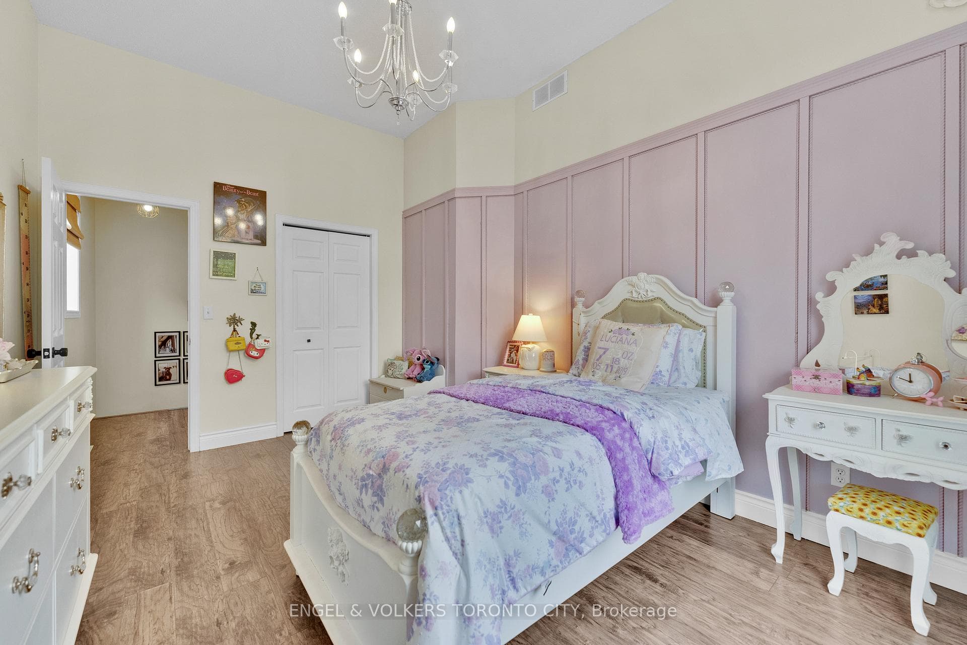 786 Hunters Gate Crescent photo 22