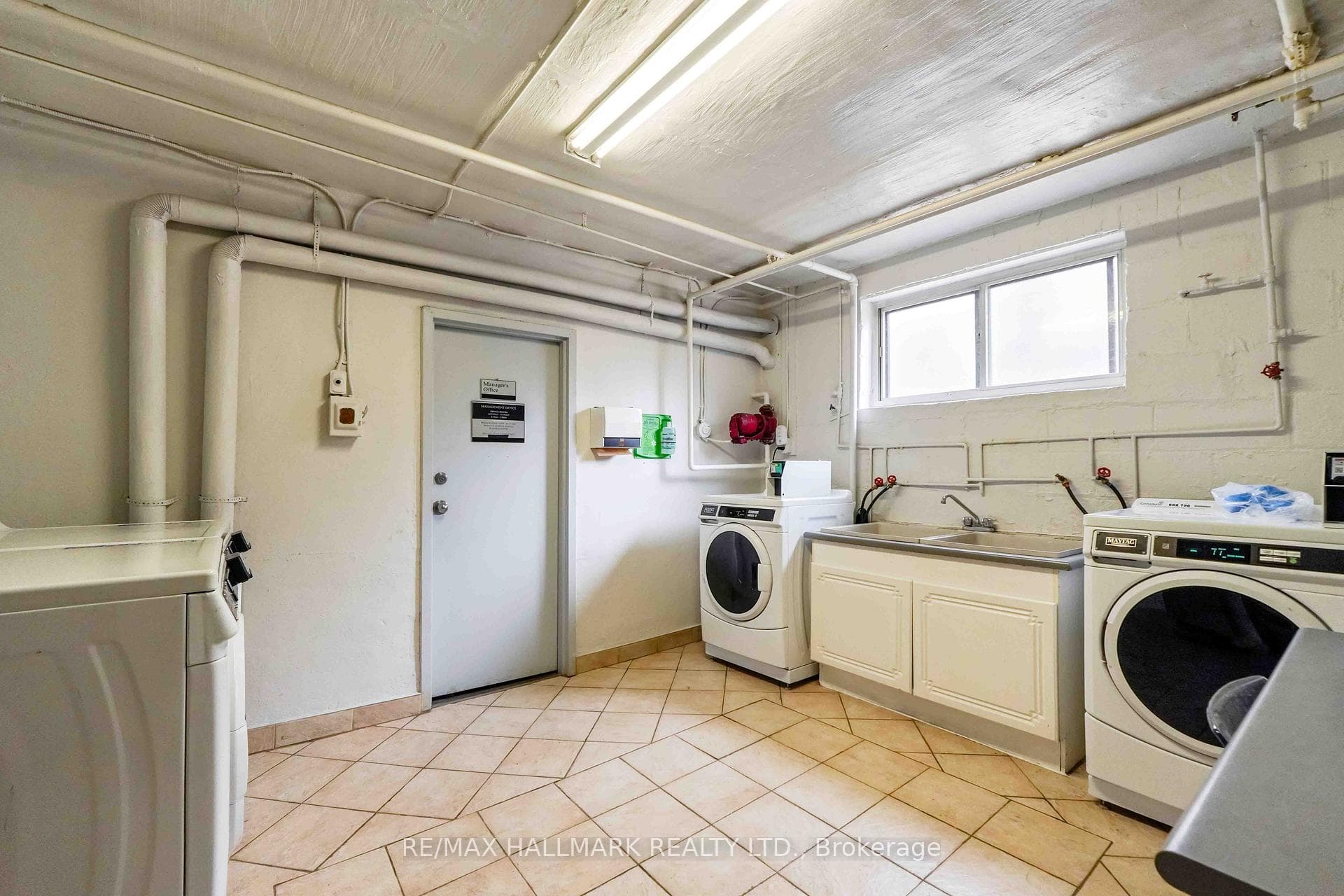 111 Oriole Parkway Unit 105 photo 15