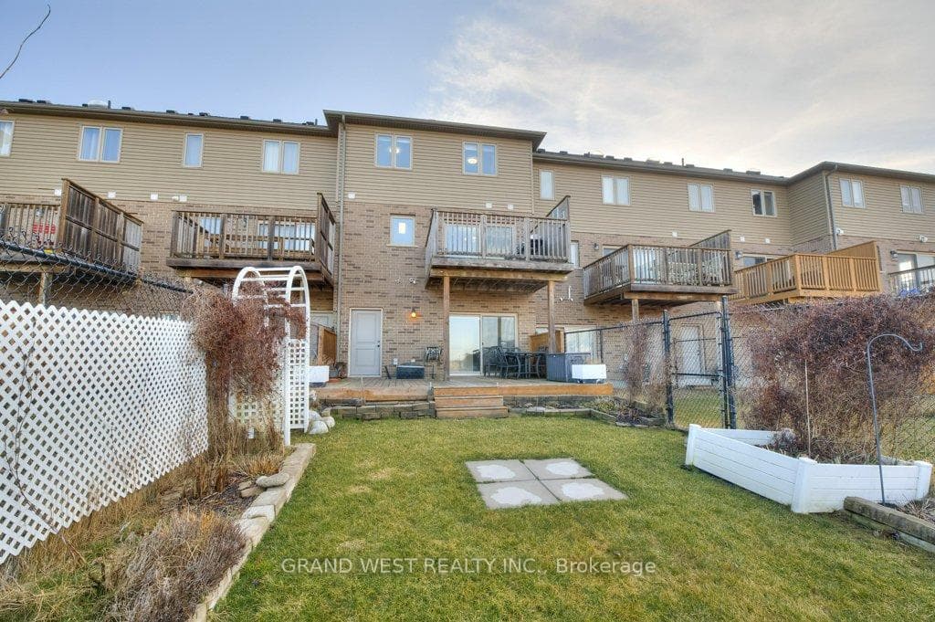 24 Taylor Drive photo 35