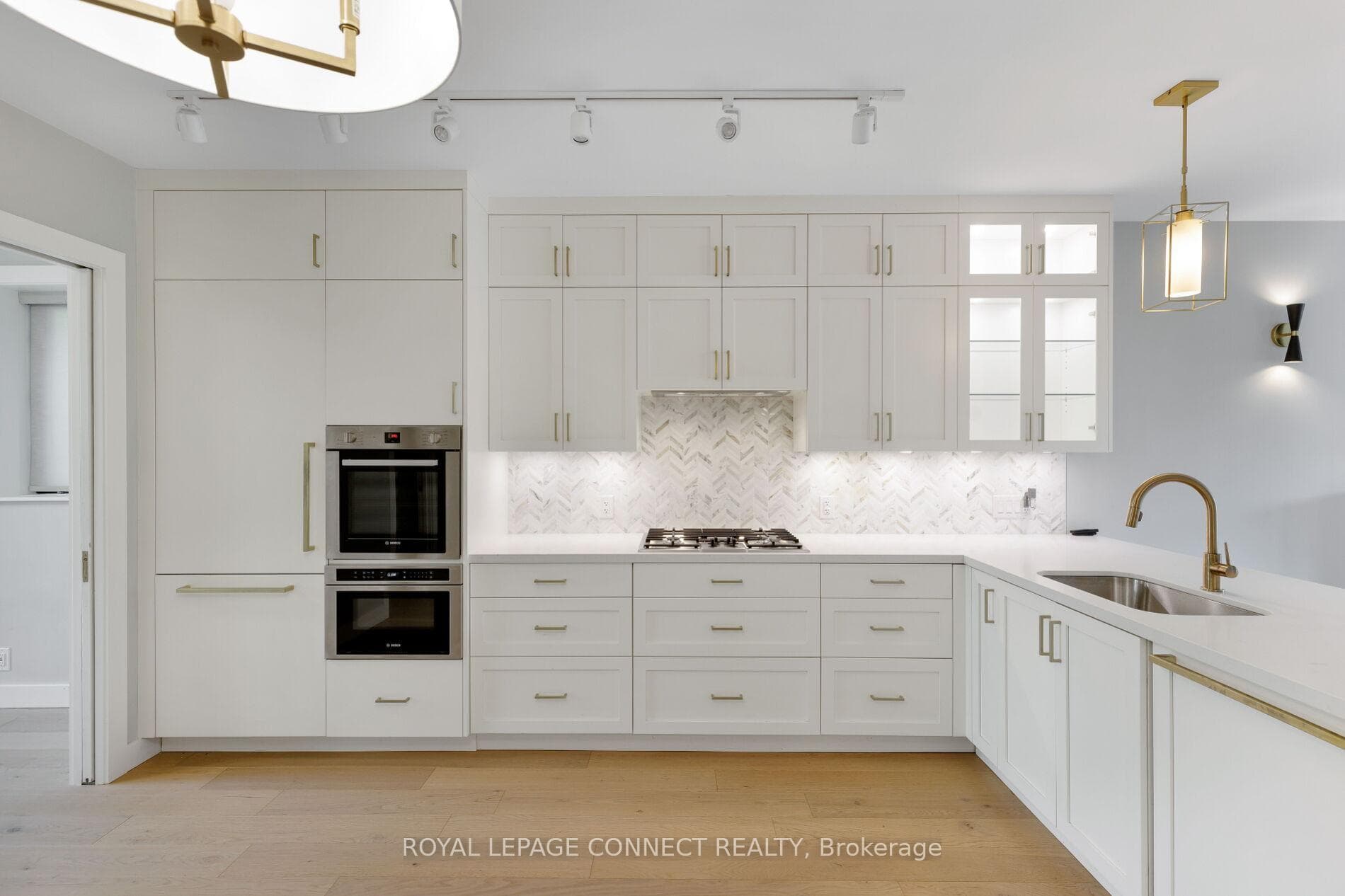 16 Rosemount Avenue photo 6